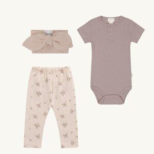 NWT - Goldie Bouquet baby set